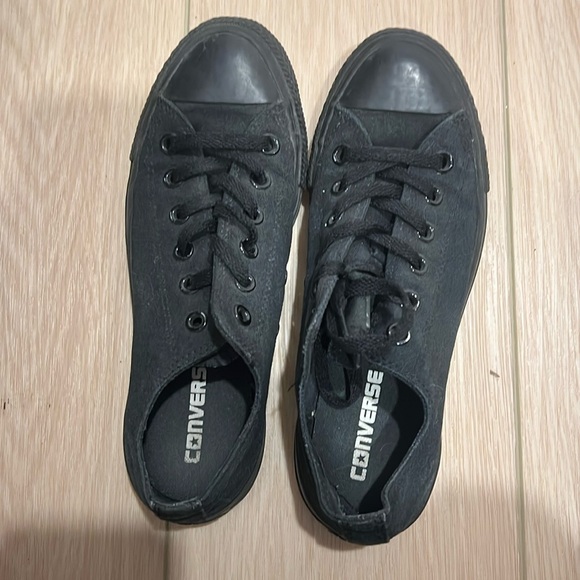 Black Converse - Picture 1 of 3